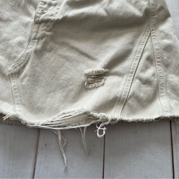 We The Free Women's Khaki Denim Mini Skirt Size 30 Casual Distressed Frayed Hem - Picture 11 of 14